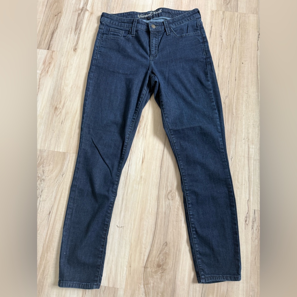 Universal Thread Dark Blue Mid Rise Skinny Jeans
